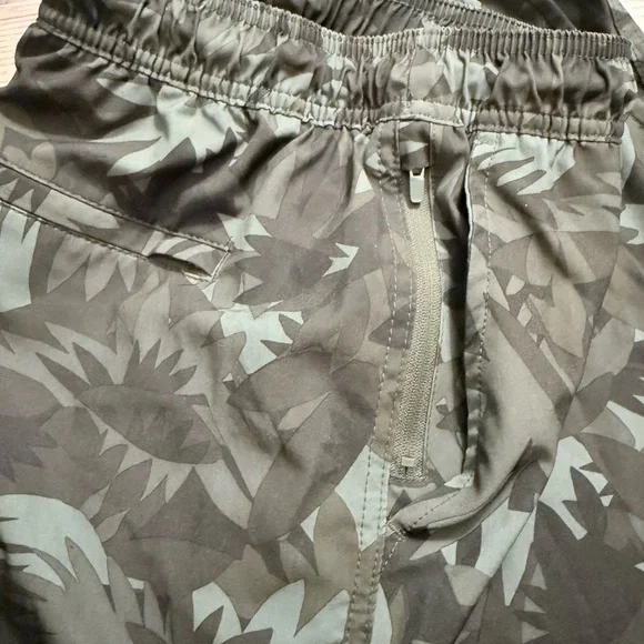 Leafy Camouflage swim trunks - Picture 4 of 4